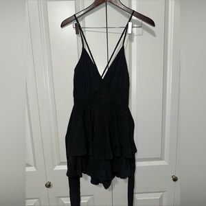 Pink Lily Spaghetti Strap Sleevelss Romper Black M